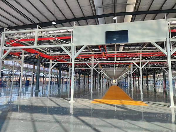 キャンピングカー組み立てライン